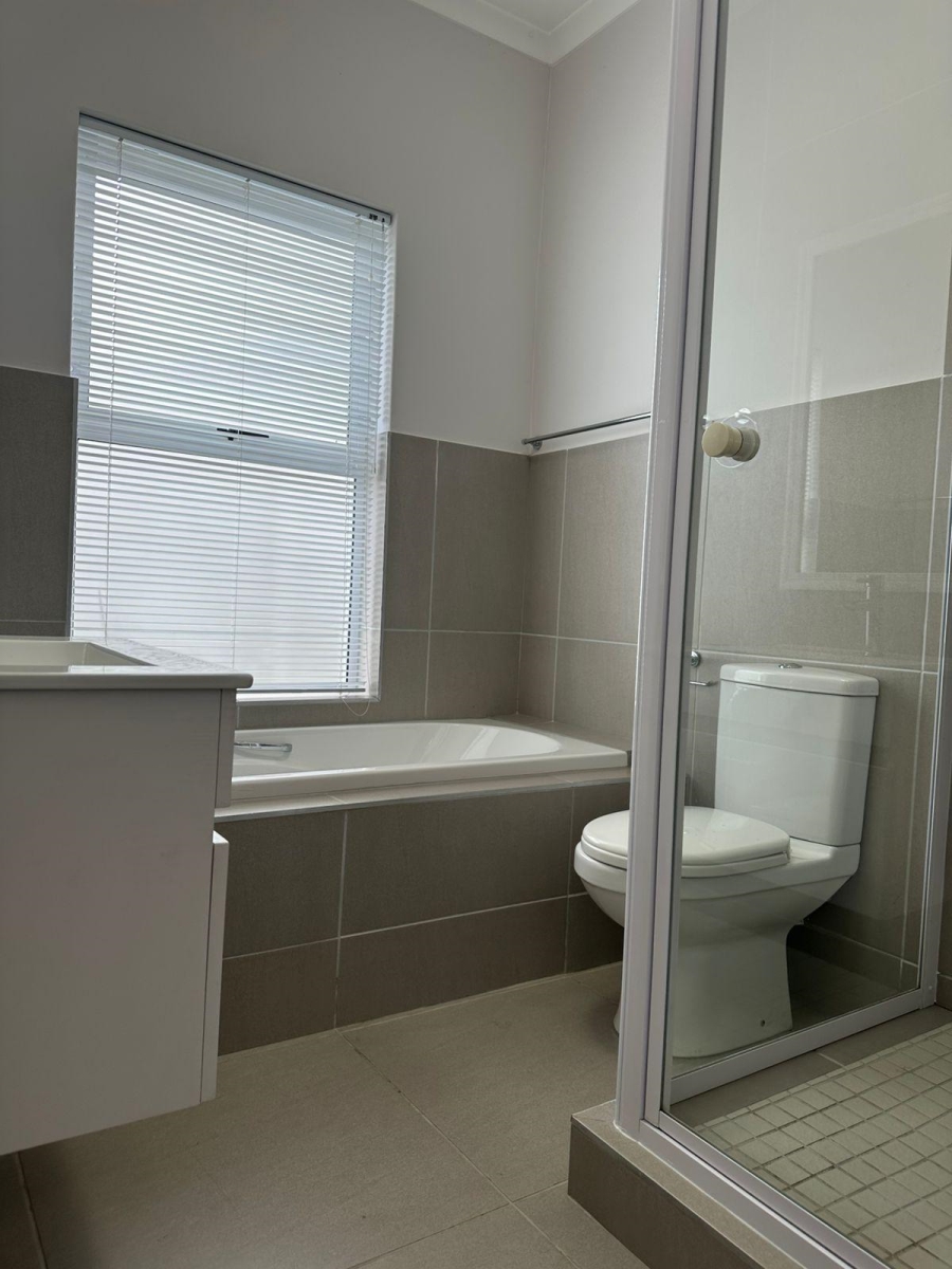 To Let 3 Bedroom Property for Rent in Burgundy Estate Western Cape